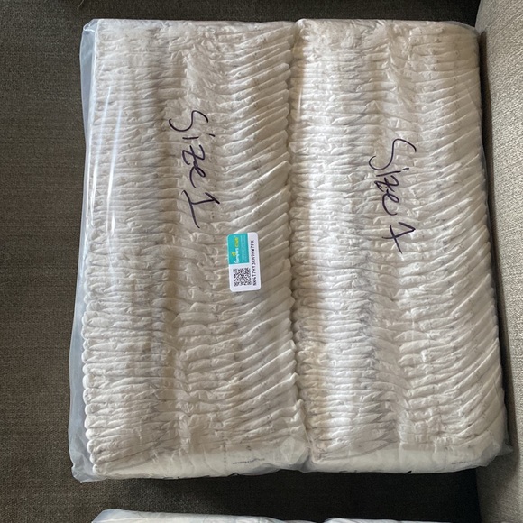 Unopened, NEVER USED PAMPERS size 1 diapers 168 total separated in 2 packs - Picture 2 of 3